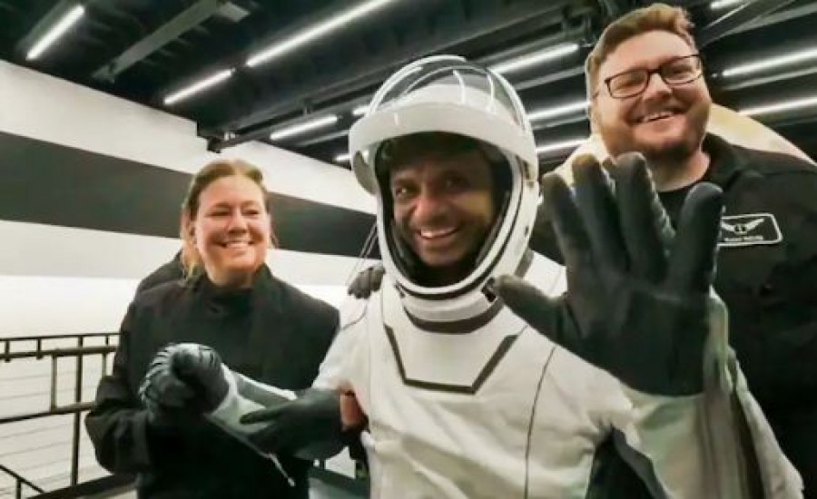 भारतीय वायुसेना के ग्रुप कैप्टन शुभांशु शुक्ला