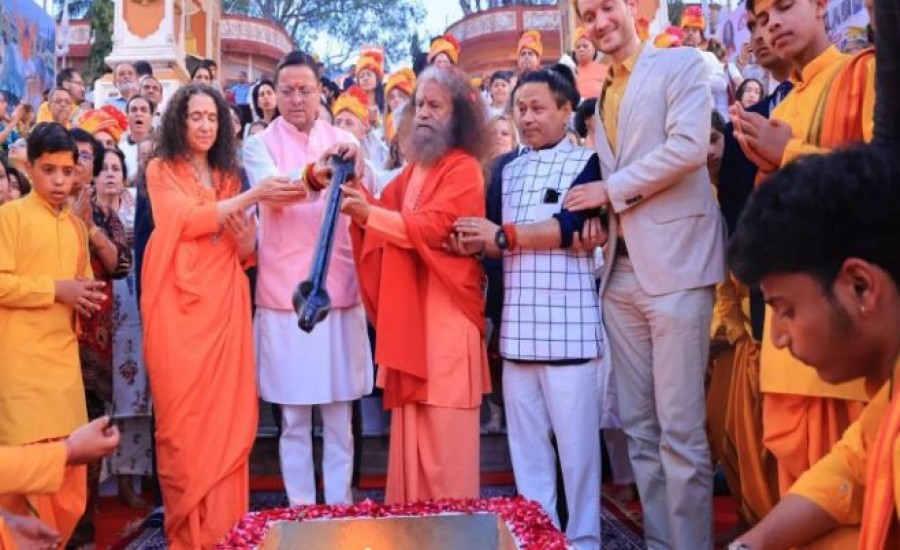 सीएम पुष्कर सिंह धामी ने महोत्सव का शुभारंभ किया